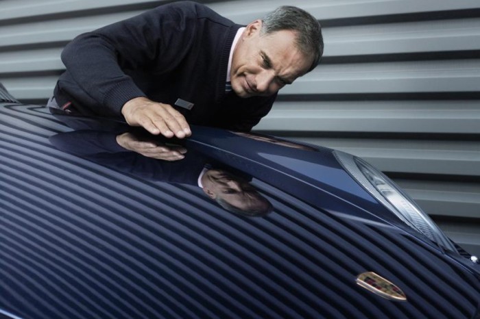 VVV-Group provides professional paint thickness gauges that help detect repainting, body repairs, and coating thickness changes during used car inspections.